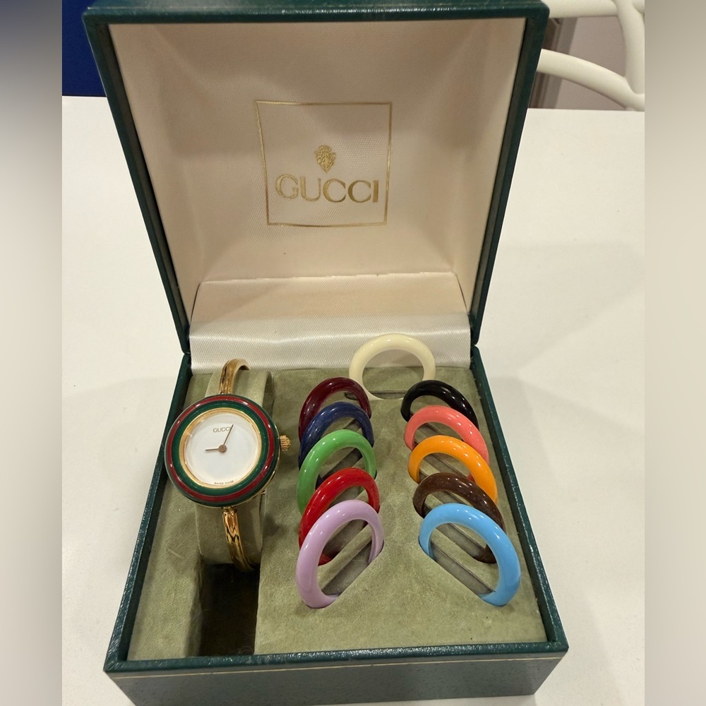 Gucci Vintage 12 Bezel Watch Gold Bangle with 12 Interchangeable Bezels & Box
